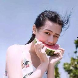 娱乐吃瓜头像女,揭秘吃瓜女生背后的故事